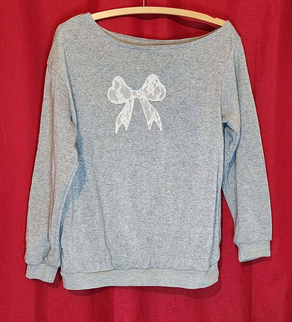 Women's Sweater Off Shoulder Grey Long Sleeve White Lace Bow Size Small